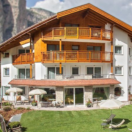 Apartments Aghel ***S Selva di Val Gardena Exterior foto